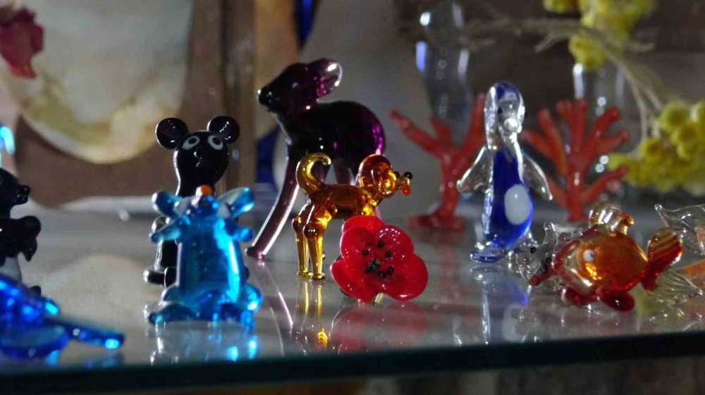 Çocukken sobada cam eritiyordu, şimdi gelir kaynağı oldu