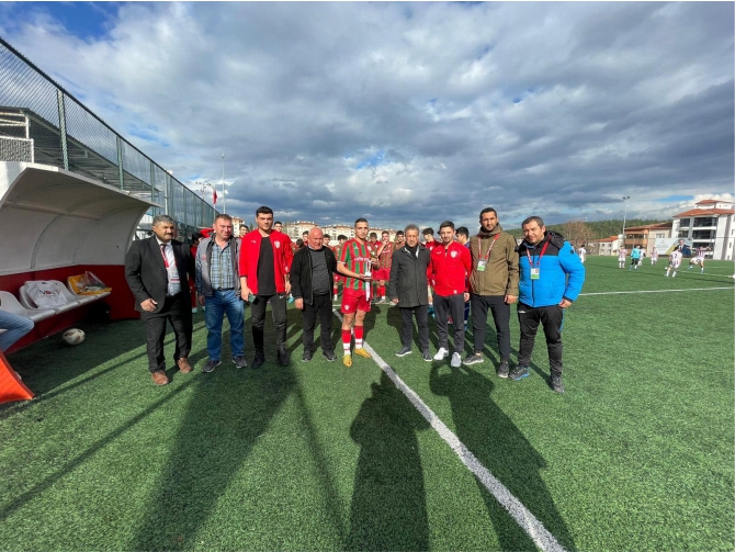 1308-osmaneli-belediyespor1.jpg