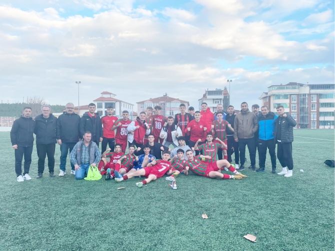 1308-osmaneli-belediyespor2.jpg