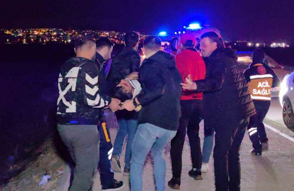 Otomobil ile elektrikli bisiklet çarpıştı