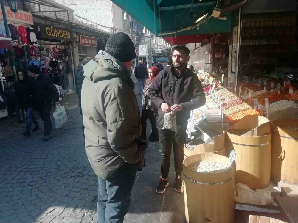 Taze çekirdeğin kokusunu duyan geliyor