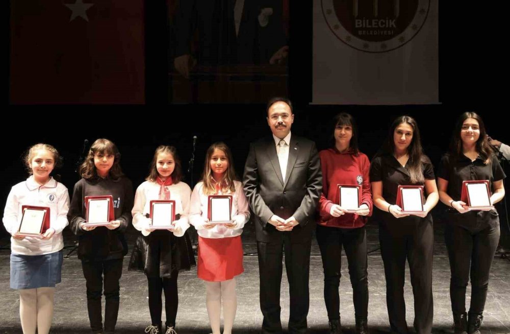 Mehmet Akif Ersoy’u anlatan gösteri büyük beğeni topladı