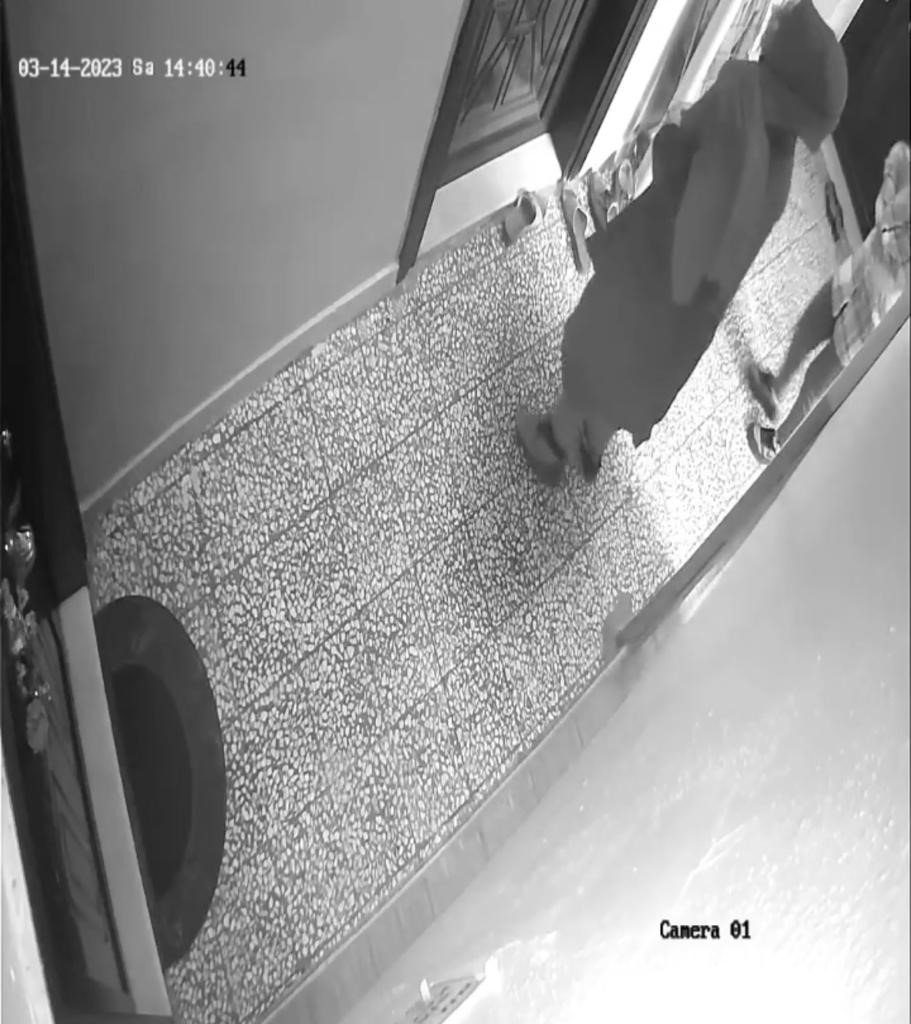 Kamerayı görünce şok geçirdi