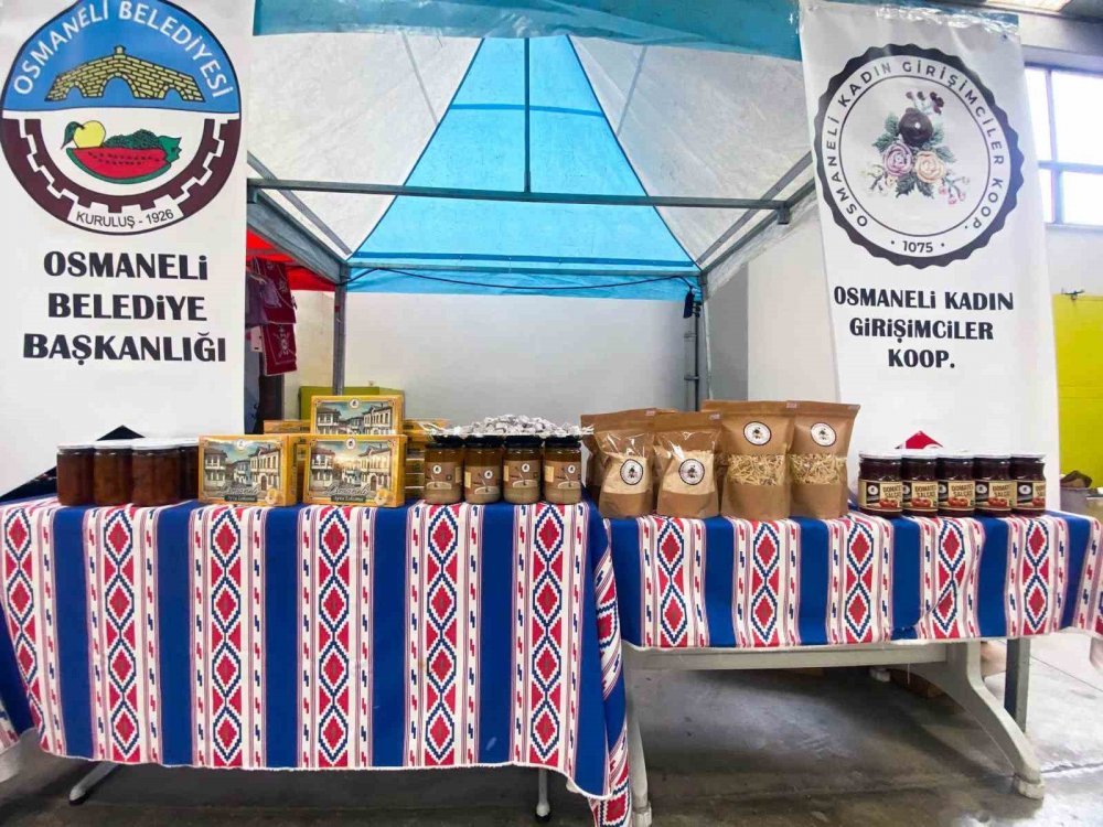 Osmaneli Belediyesi depremzedeler adına açılan hayır çarşısında yerini aldı