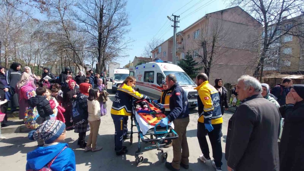 Kontrolden çıkan araç dehşet saçtı : 3 yaralı