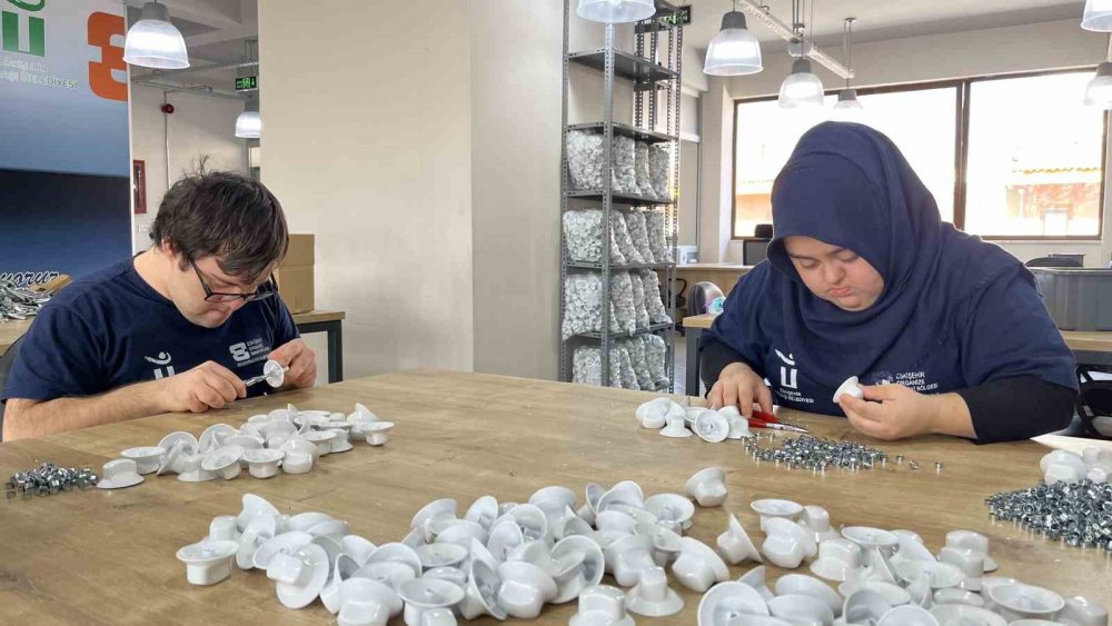 Down sendromlu bireyleri iş hayatına kazandırıyor