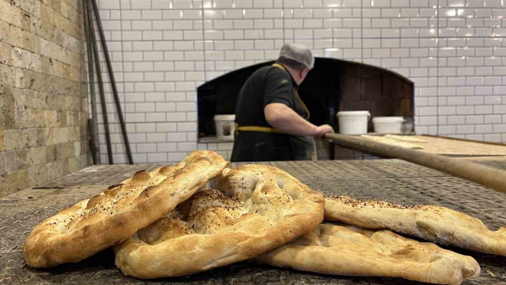 Ramazan pidesi tezgahlardaki yerini aldı