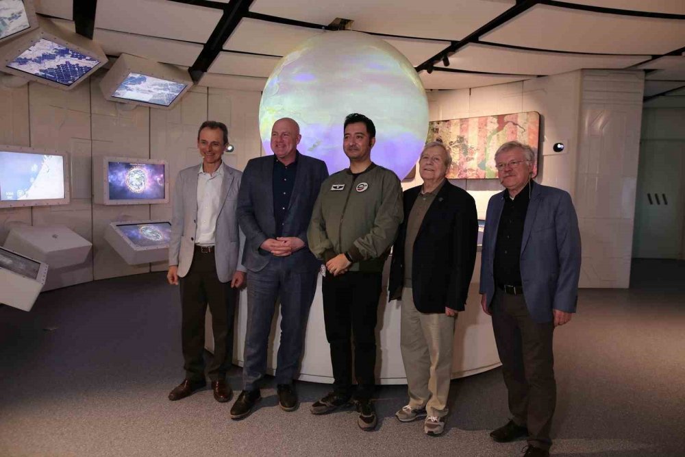 Dünyaca ünlü astronotlar geldi