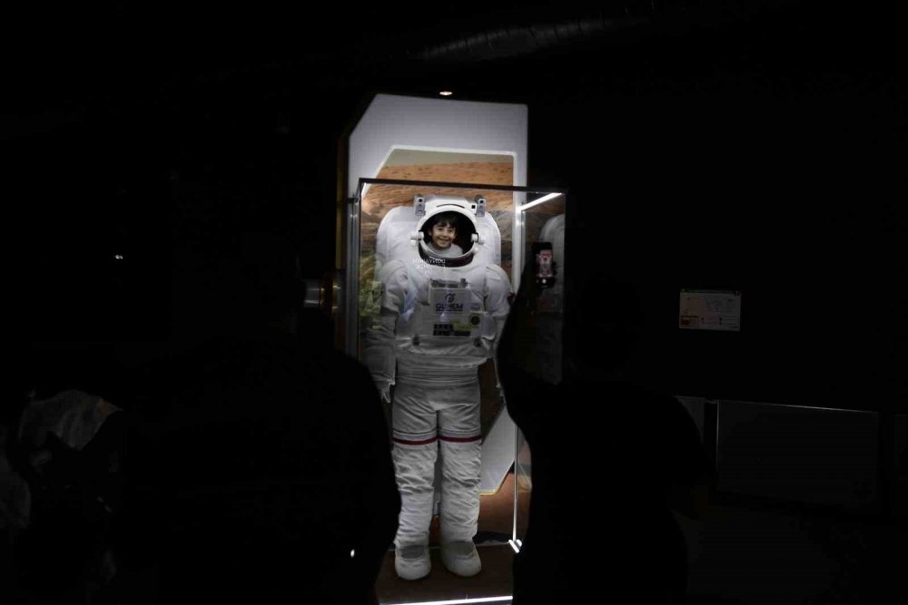 Dünyaca ünlü astronotlar geldi