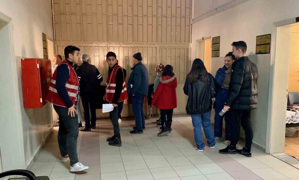 Seçim kurullarında imza yarışı sürüyor