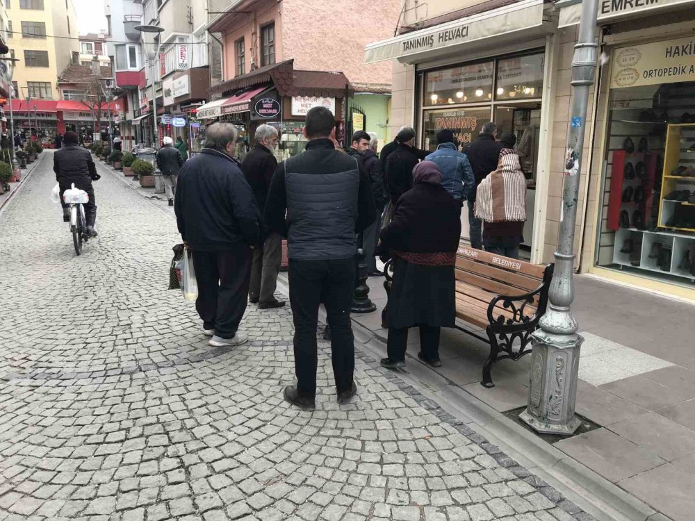 Soğuk havada helva kuyruğu