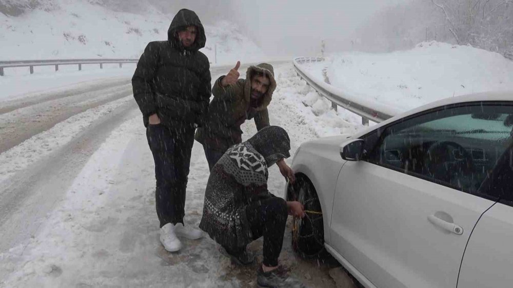 Uludağ’da kar 1 metreyi aştı