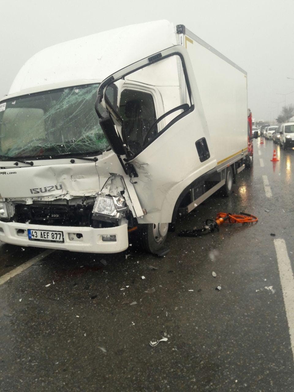 4 aracın karıştığı trafik kazası kamerada