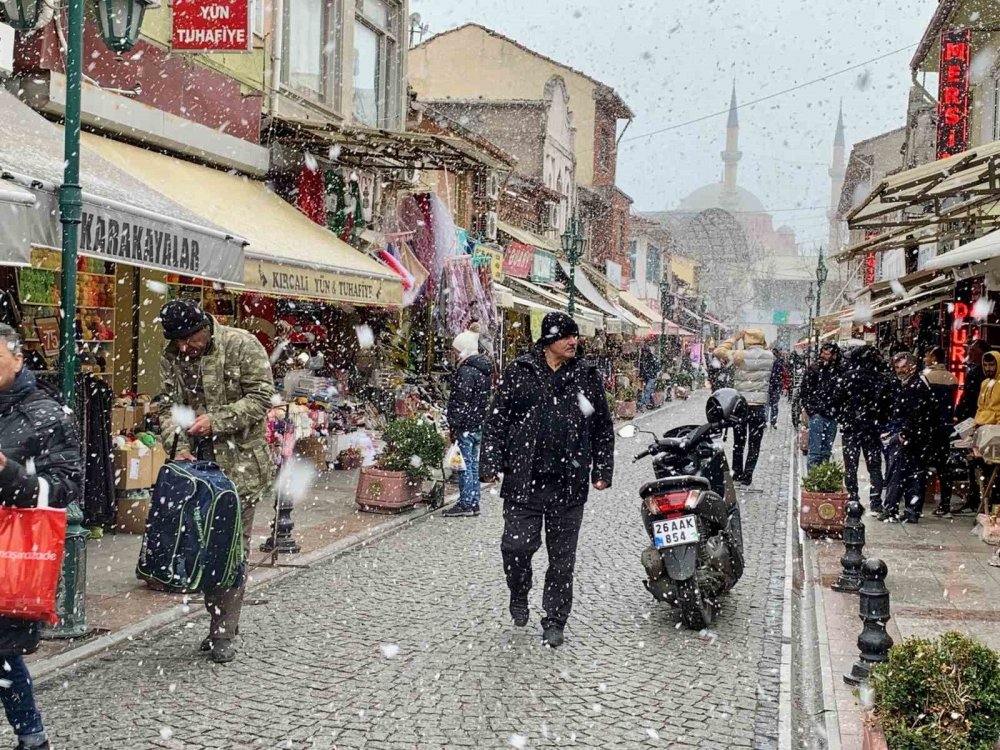 Bu iki fotoğrafın arasında sadece birkaç dakika var