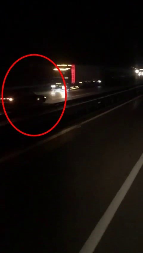 Otoyolda ters şeritten gitti