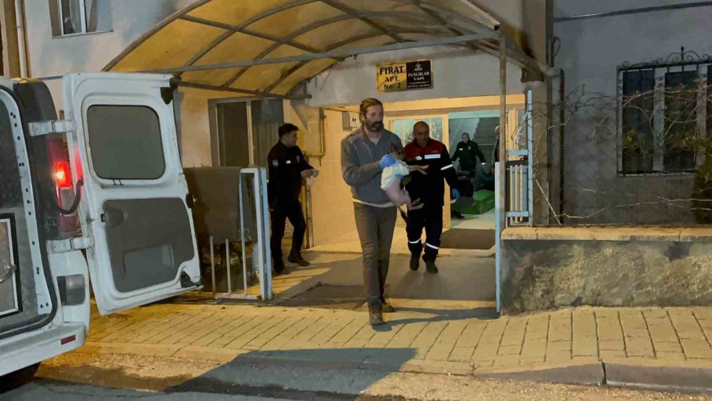 Rus uyruklu eşini bıçakladı