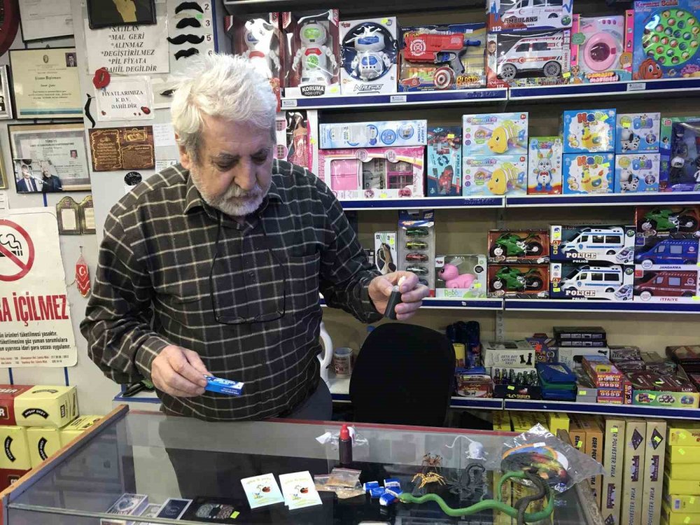 1 Nisan’da eskisi gibi şaka malzemesi satılmıyor