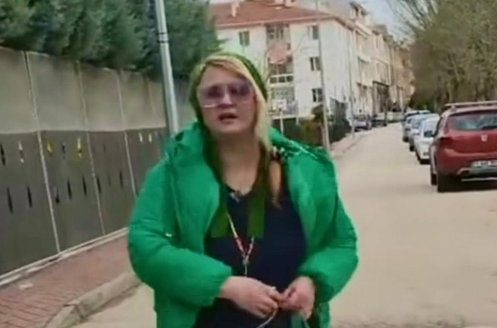 Başörtülü kadınlara hakaret etti