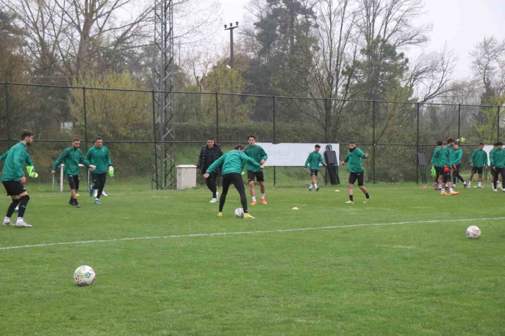 Sakaryaspor adımlarını sağlam atıyor