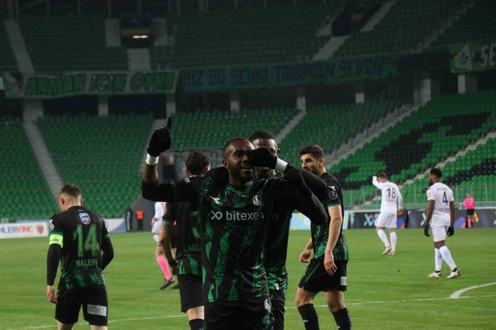 Sakaryaspor adımlarını sağlam atıyor