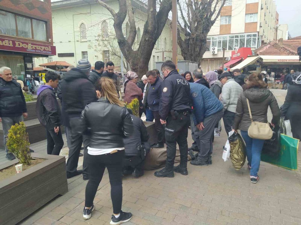 Eskişehir'de Aniden yere yığılan vatandaş korkuttu