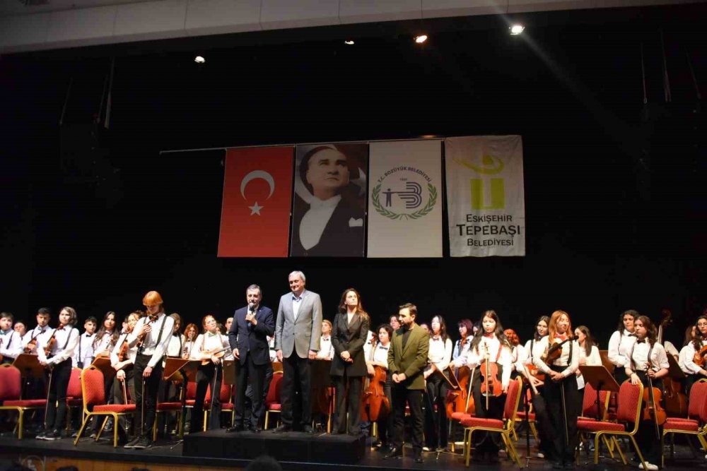 Bozüyük’te İki Elin Sesi Var Çocuk ve Gençlik Senfoni Orkestrası’ndan muhteşem konser