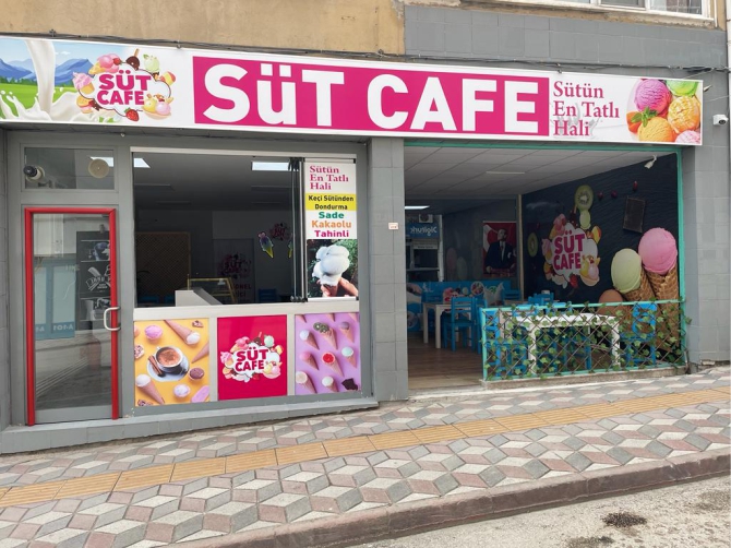 sut-cafe1.jpg