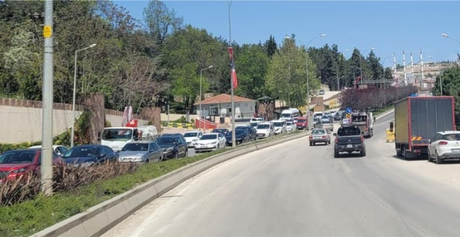 bir-bilecik-klasigi-trafik-yine-felc1.jpg