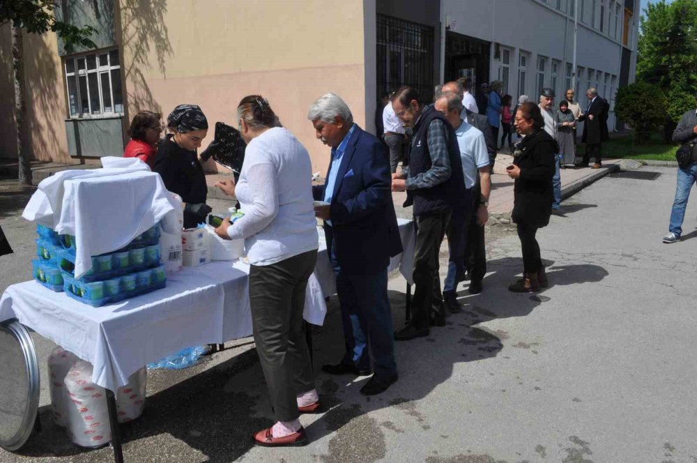 Seçmene bu kez pilav ayran sürprizi