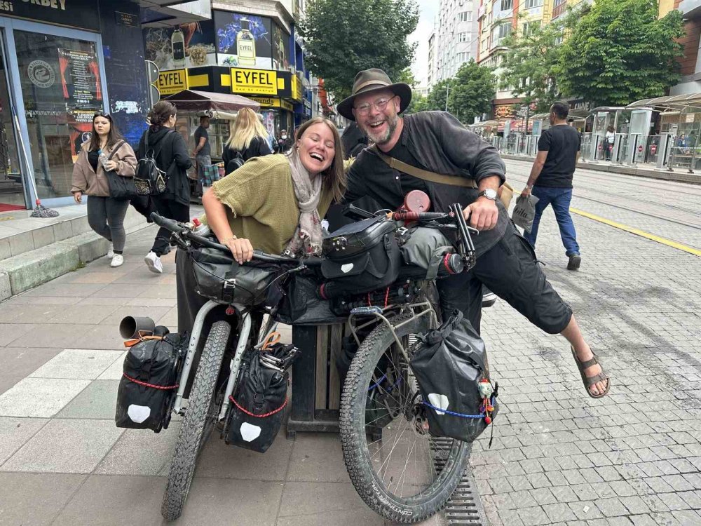 İstanbul’dan Tokyo’ya bisikletleriyle yola çıktılar