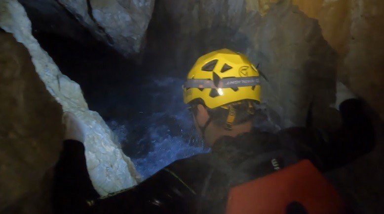 Mağarada tehlikeli macera