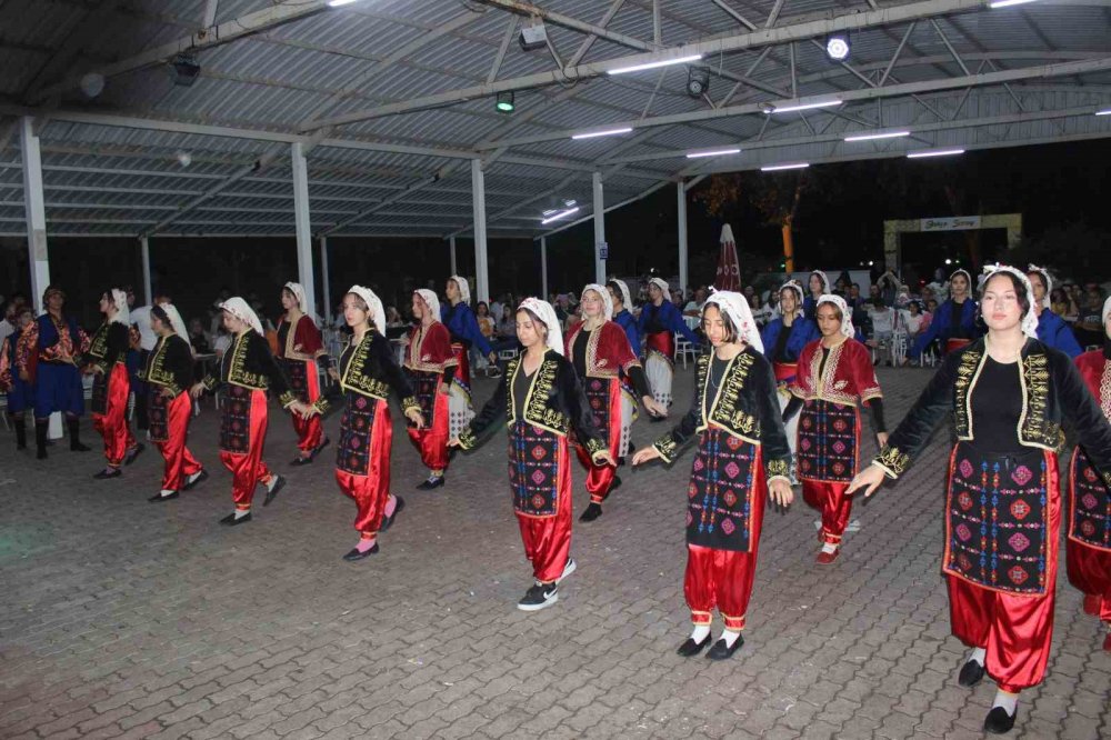 Halk eğitimi merkezi kursiyerlerinden müzik ziyafeti