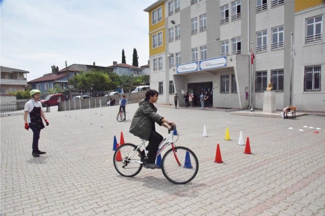 belediyeden-okullarda-bisiklet-egitimi2.jpg