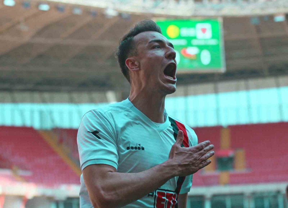 Onur Arı, Eskişehirspor’dan ayrıldığını duyurdu