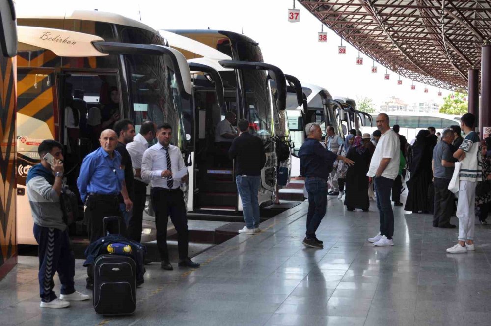 Otogarda bayram yoğunluğu başladı