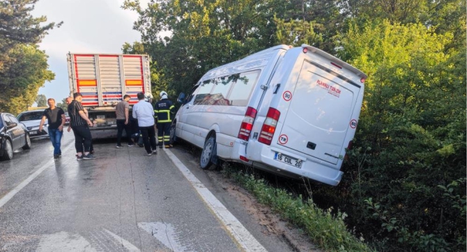 trafik-kazasi-ucuz-atlatildi1.jpg