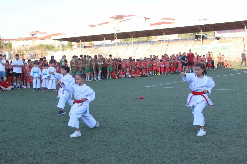 Osmaneli’nde yaz spor okullarının açılışı yapıldı