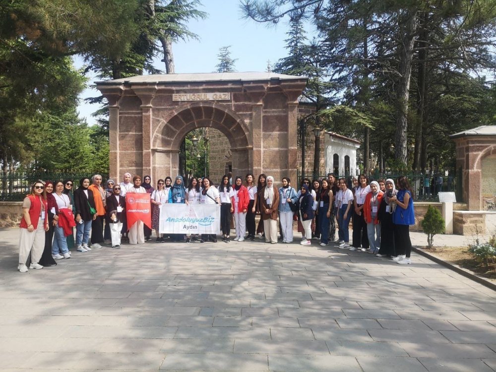Aydın’dan gelen 37 öğrenci Bilecik’in tarihi ve kültürel yerlerini ziyaret etti