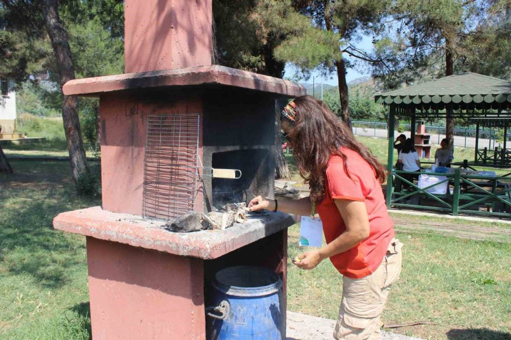 Öğretmenlere araziyi tanıma ve hayatta kalma teknikleri eğitimi verildi