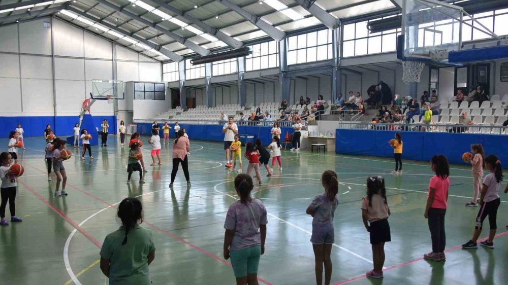 Basketbol kursu yoğun ilgi gördü