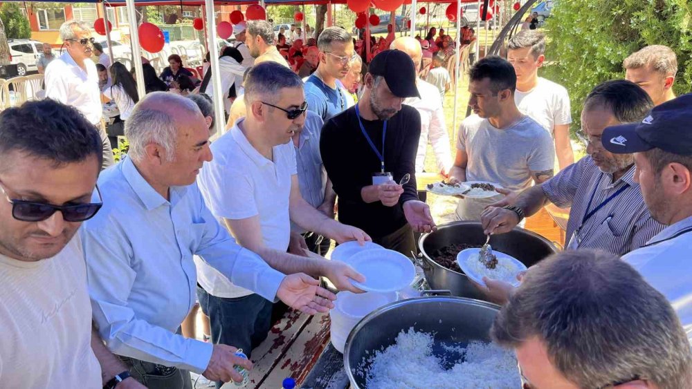 Yetiştirme yurdu arkadaşları yıllar sonra buluştu