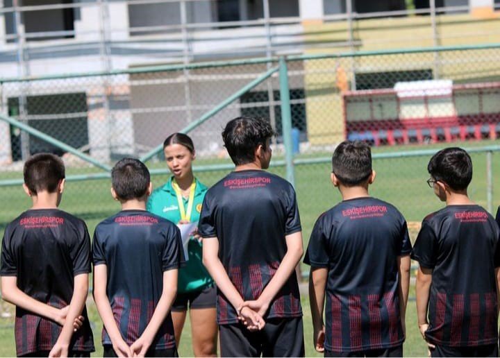 Eskişehirspor Fabrika Futbol Okulları’nda yaz çalışmaları başladı