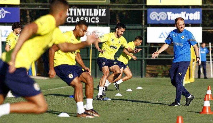 Fenerbahçe, Zimbru hazırlıklarını sürdürdü