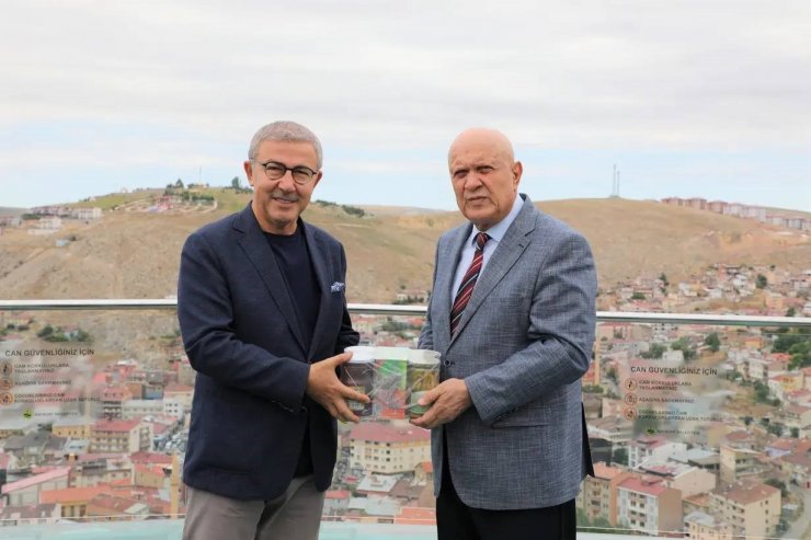 Başkan Pekmezci Mevkidaşını Bayburt’ta Ağırladı