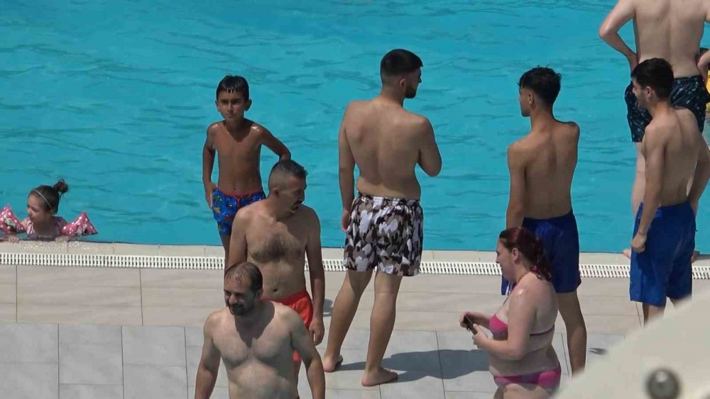 Evinde Klima Olmayanlar Aquaparkları Doldurdu