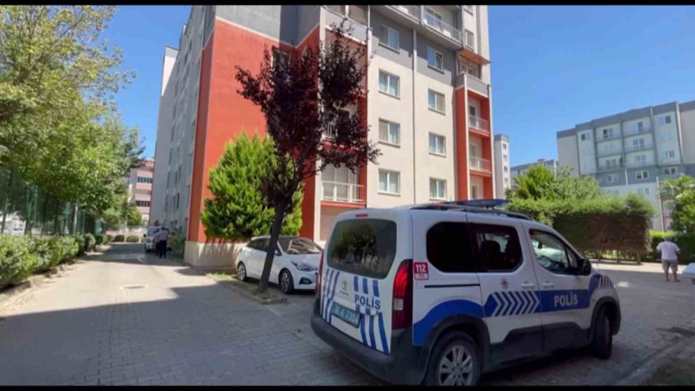 Cam Balkon Takarken Hayatını Kaybetti