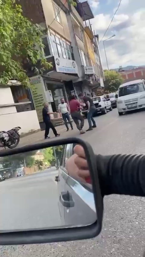 İki Arkadaşın El Şakası Kavgayla Bitti