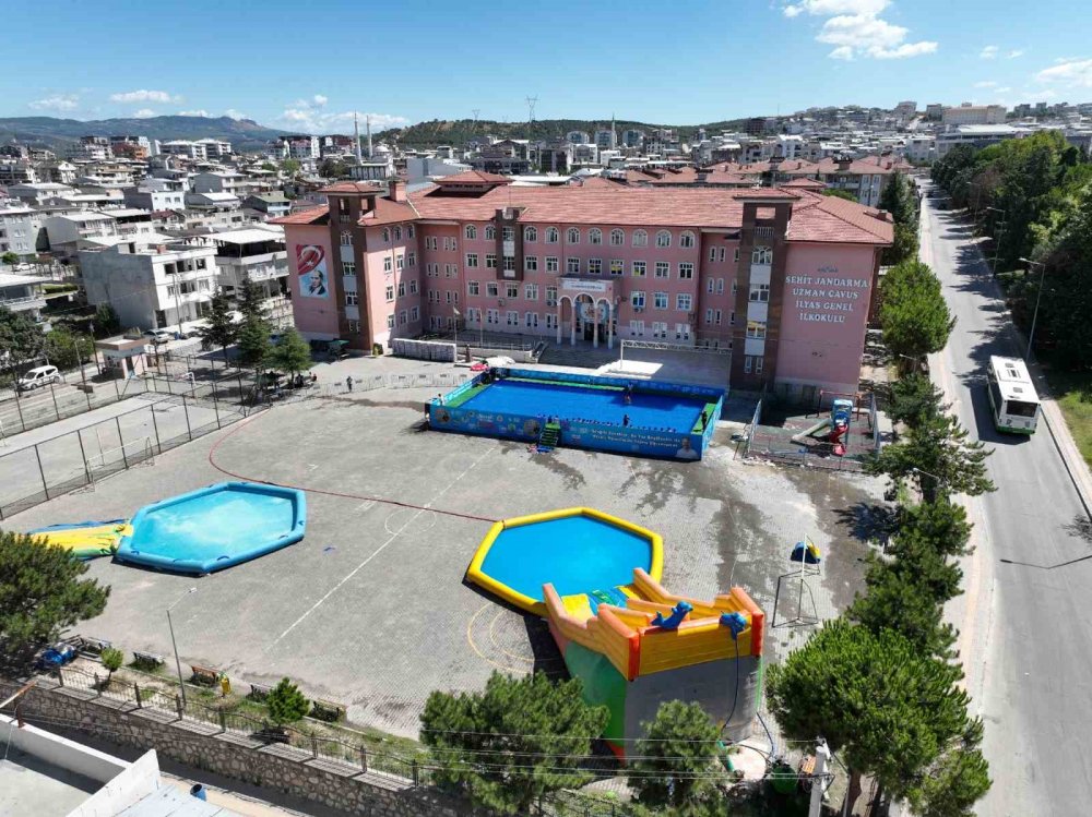 Okul Bahçeleri Havuzlarla Şenlendi