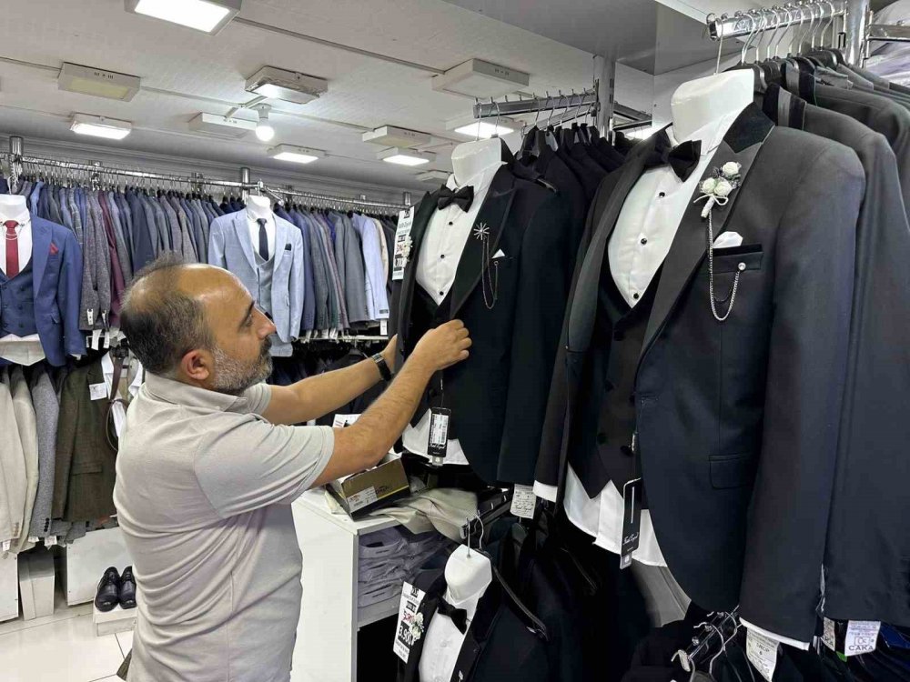 Damatlık Ve Takım Elbise Satışları Arttı