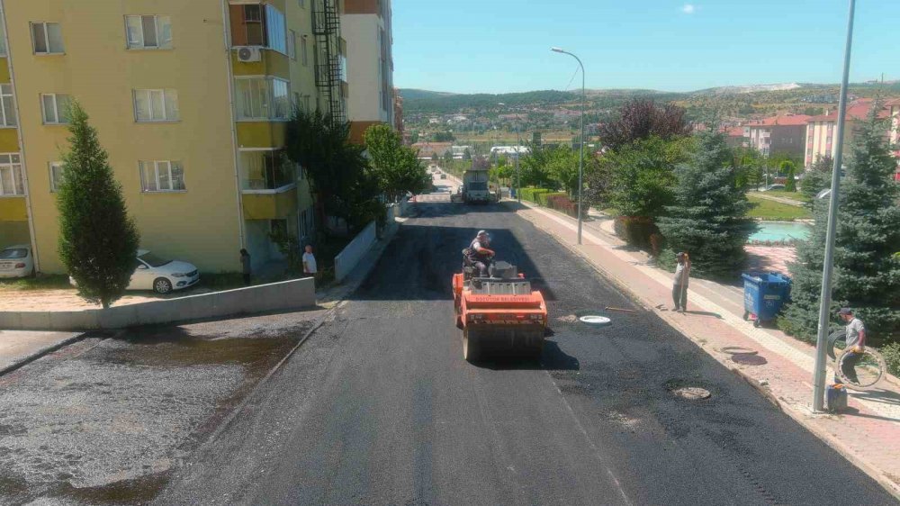 Bozüyük’te Tevfik Fikret Caddesi Asfaltlandı